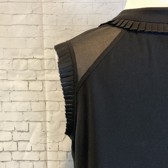 Soft Surroundings Nyssa Tank ruffle detail Size Medium elevated basic capsule - Picture 11 of 15